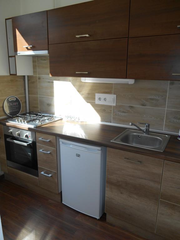 Appartement Akos Apartman à Eger Extérieur photo